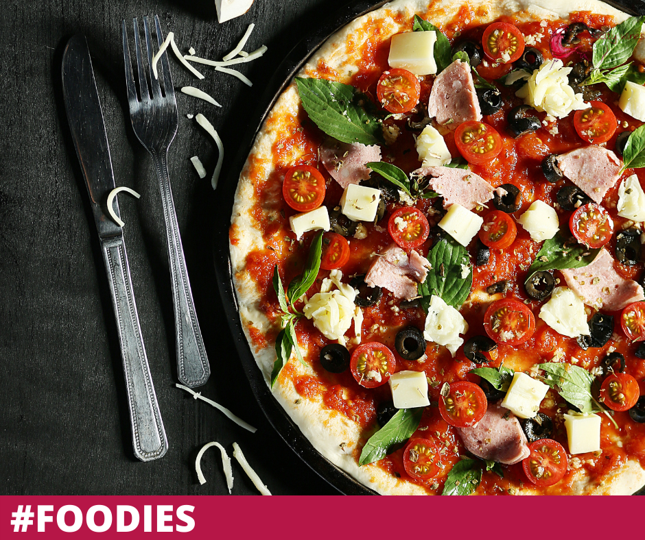 Wine and pizza, food and wine pairing, red wine